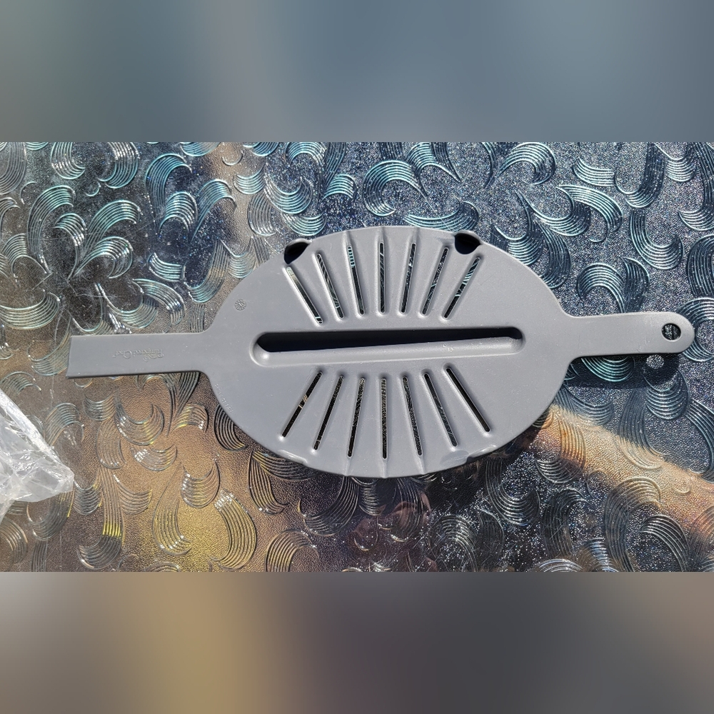 Pampered Chef pot strainer